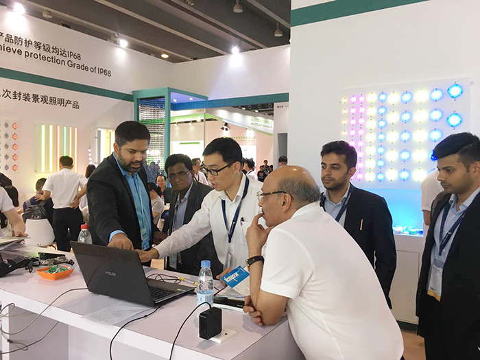 Focus on the first day of Guangzhou Light Exhibition, YD intelligent interactive control system attracted numberous visitors